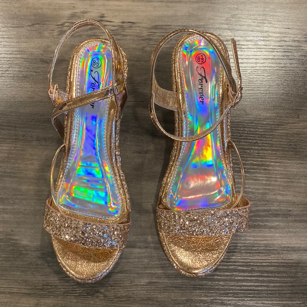 Forever Brand size 8.5 Rose Gold Glitter Wedge